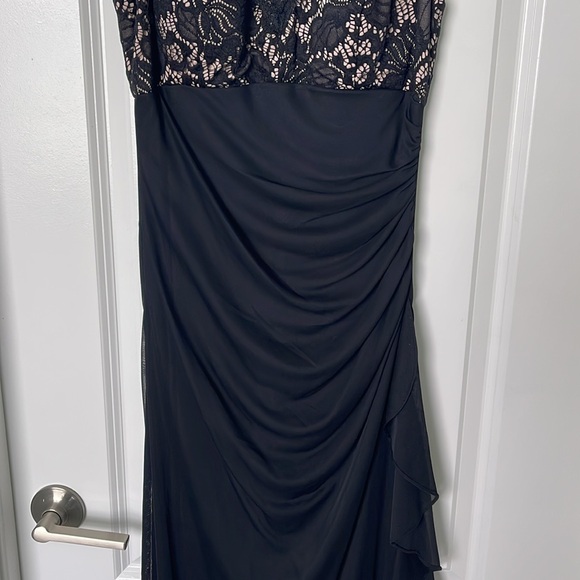Size 6 formal gown from Betsy Adam (Macys) - Picture 4 of 7